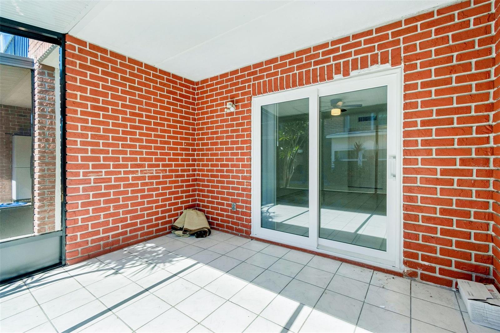 JAMESTOWN CONDO - Residential