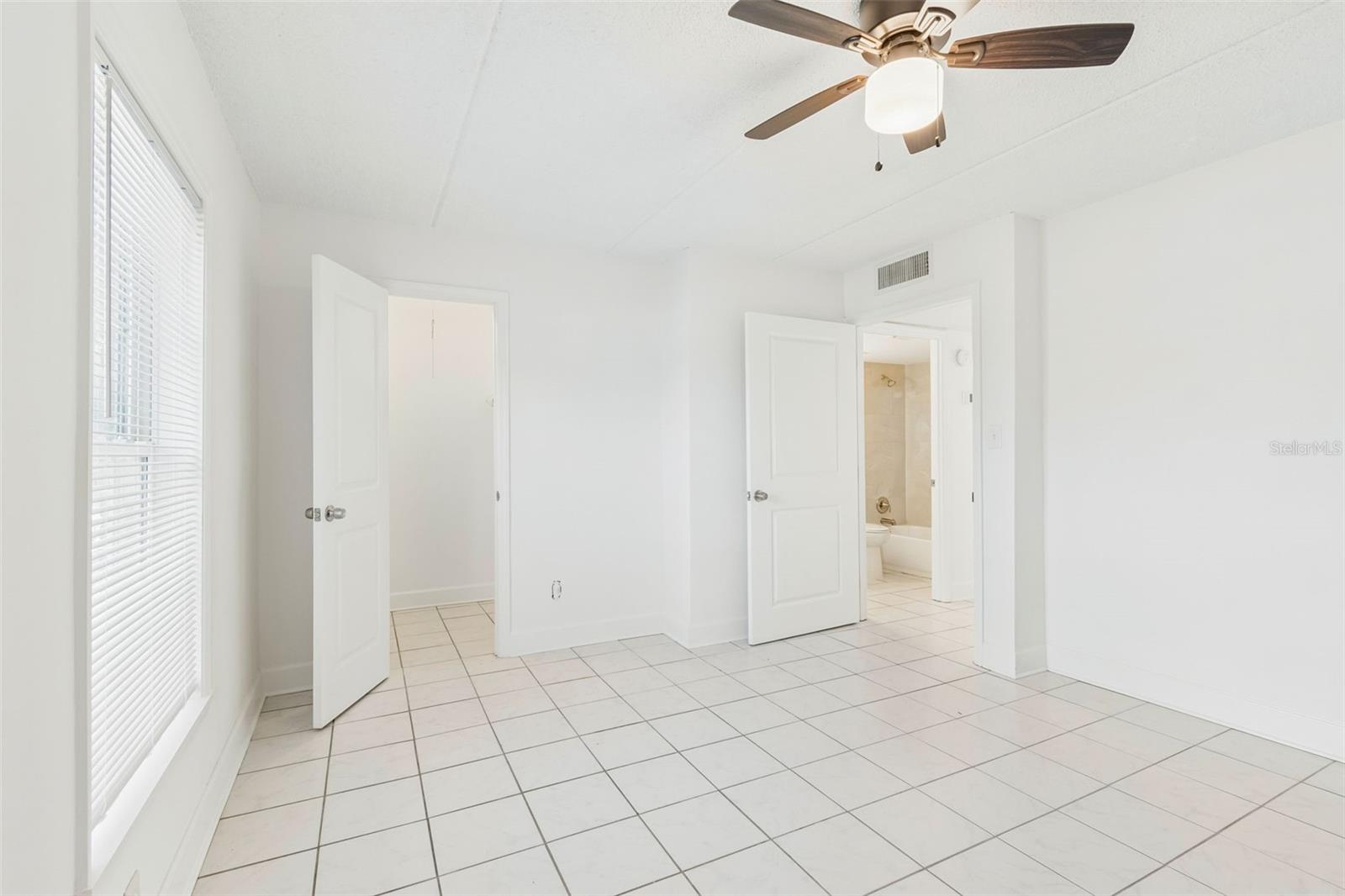 JAMESTOWN CONDO - Residential