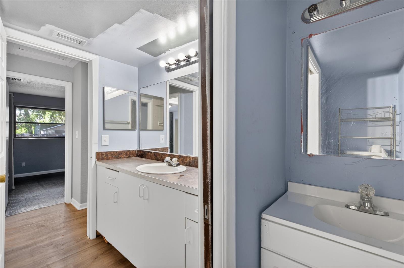 HARVEYS - Residential Lease