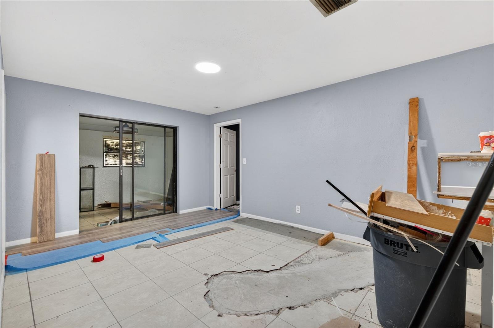 HARVEYS - Residential Lease