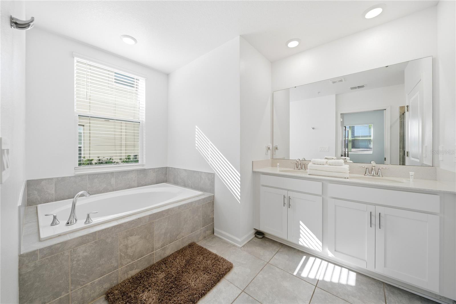 CHAMPIONSGATE CONDO 4 PH 29 - Residential