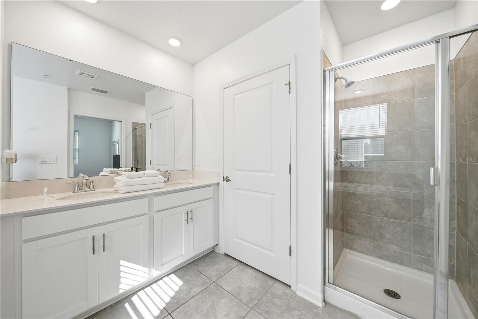 CHAMPIONSGATE CONDO 4 PH 29 - Residential