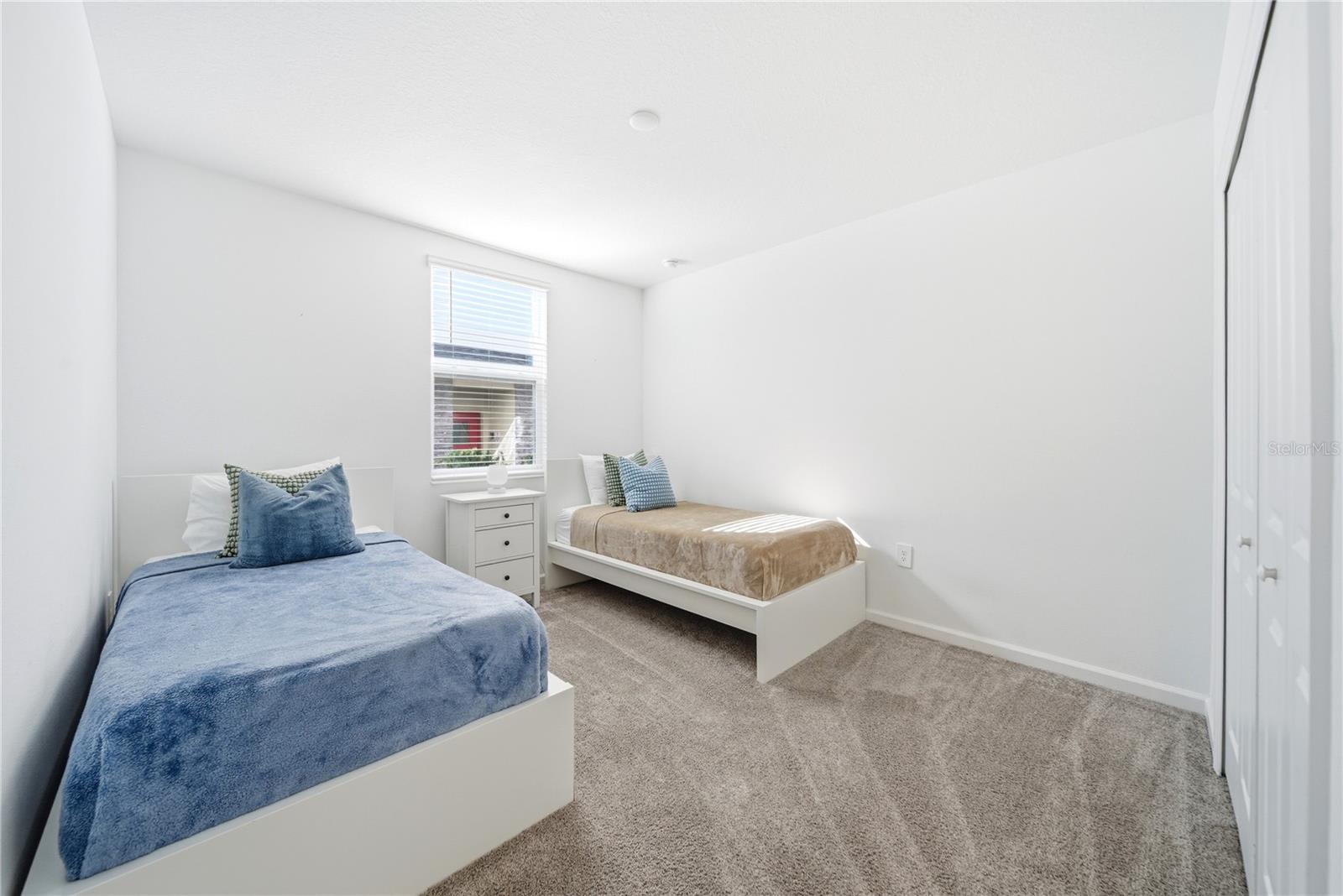 CHAMPIONSGATE CONDO 4 PH 29 - Residential