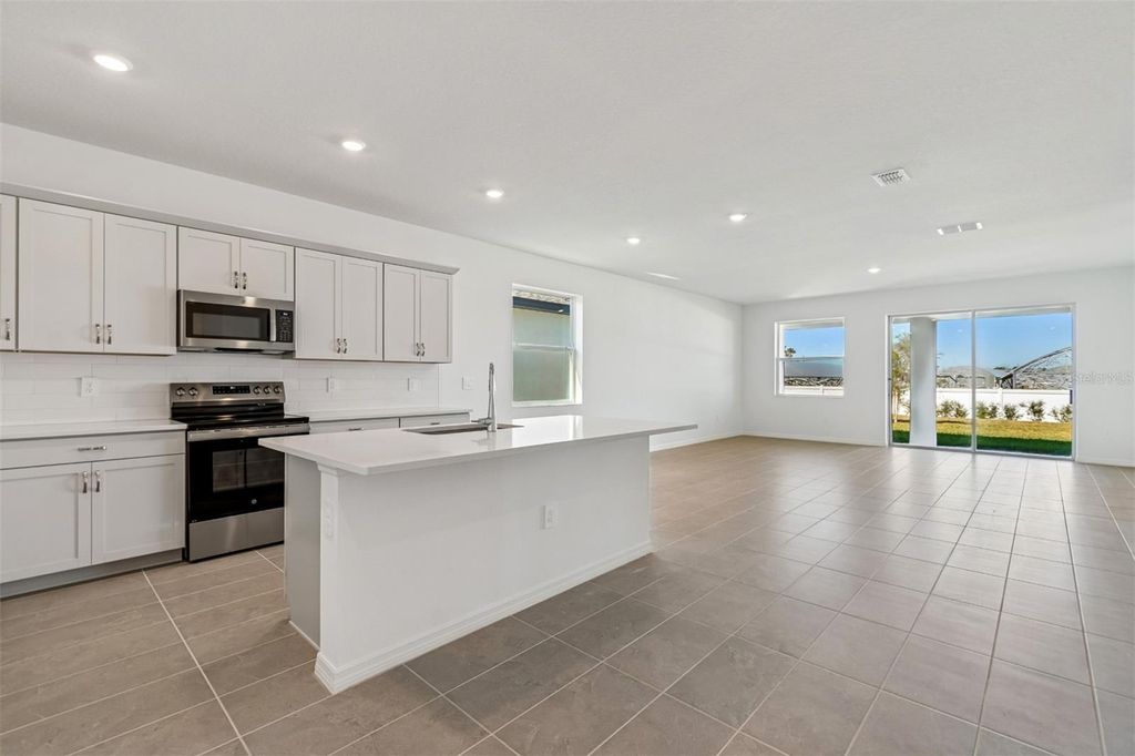 Photo of 4618 Outhaul Run, Palmetto, FL 34221 (MLS # R4910417)