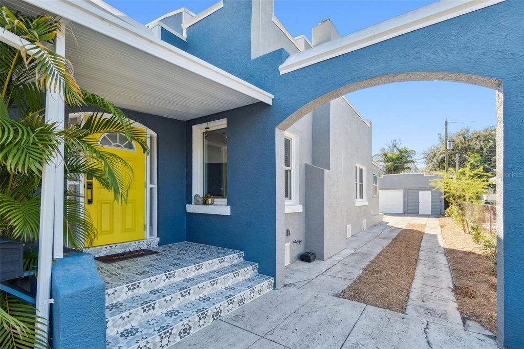 Photo of 1120 17th Avenue N, St Petersburg, FL 33704 (MLS # TB8448255)