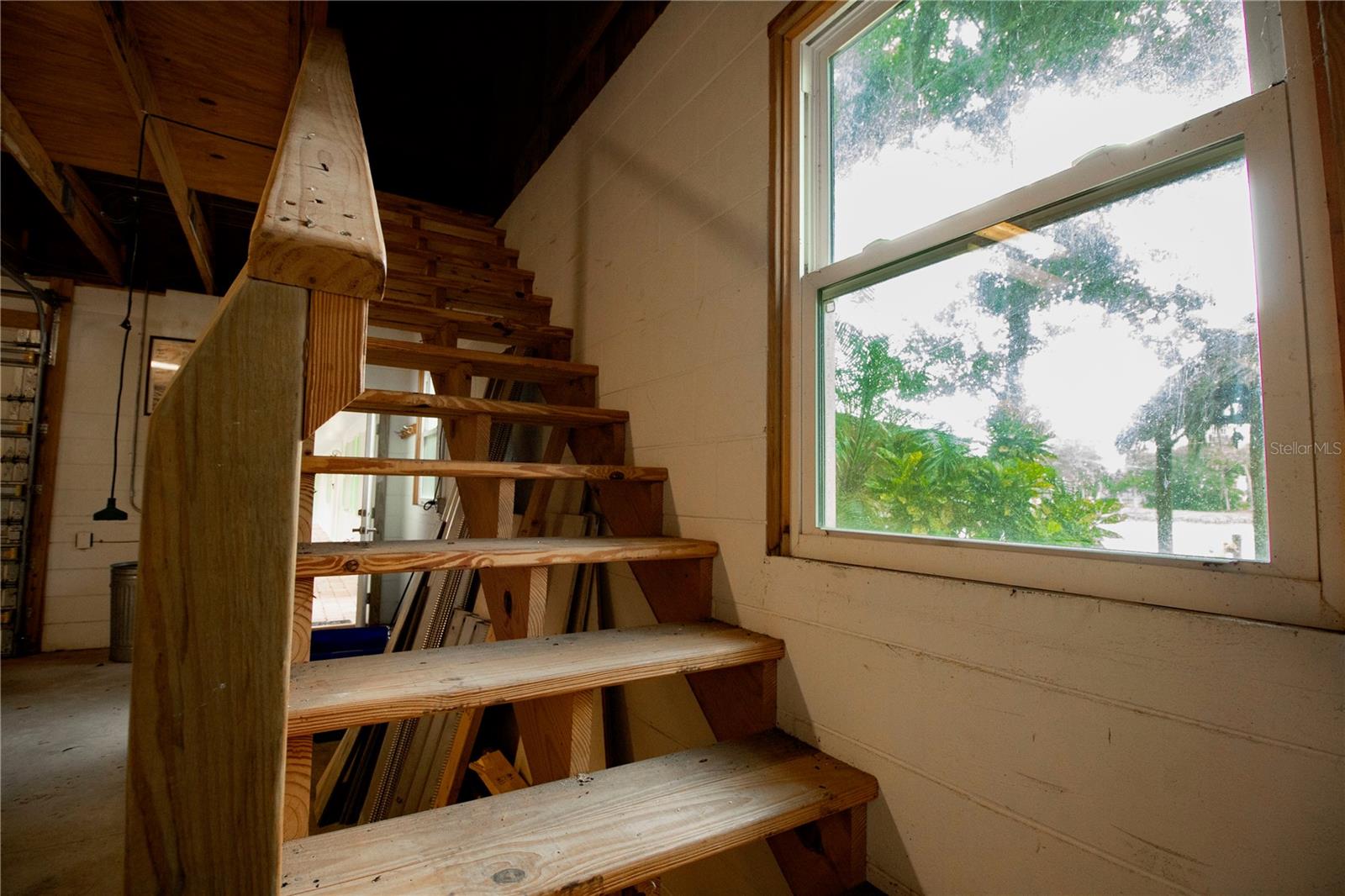 WHISPERING OAKS SUB - Residential Lease
