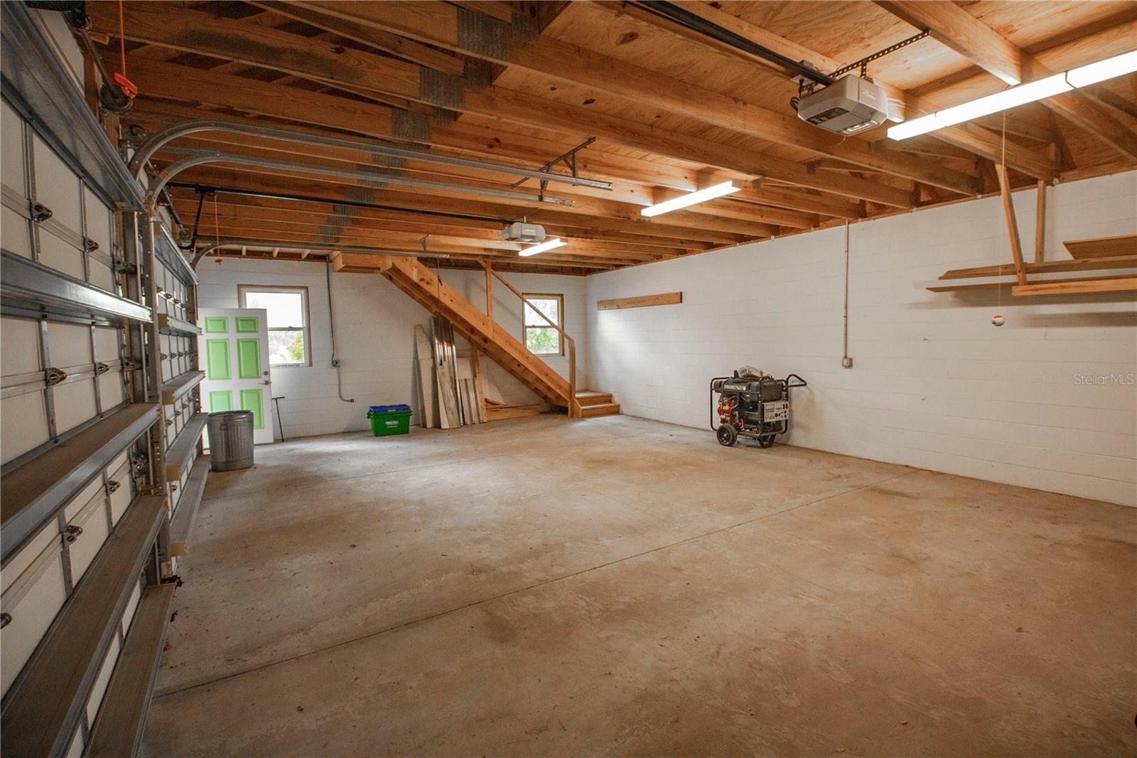 WHISPERING OAKS SUB - Residential Lease