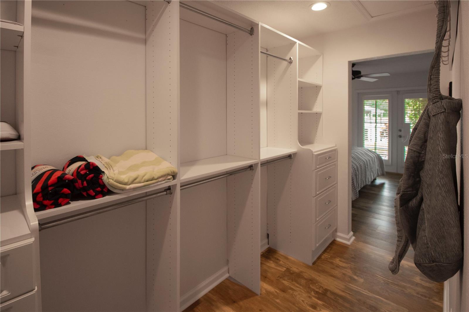 WHISPERING OAKS SUB - Residential Lease