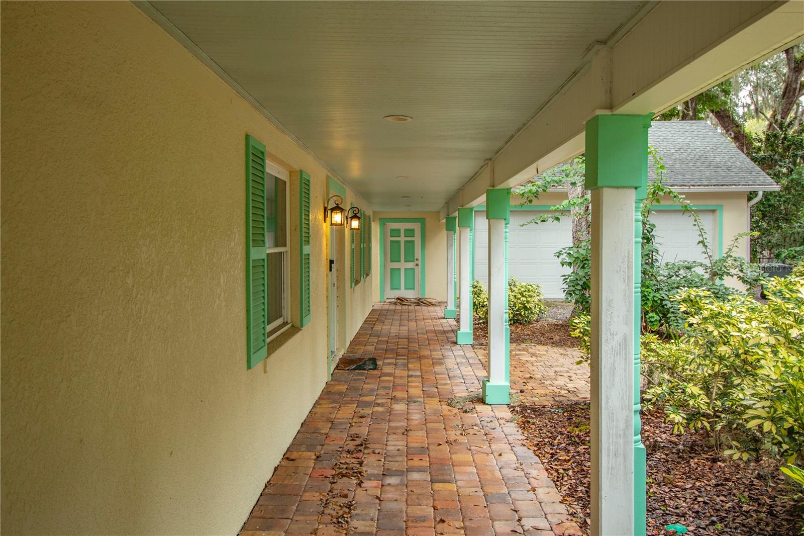 WHISPERING OAKS SUB - Residential Lease
