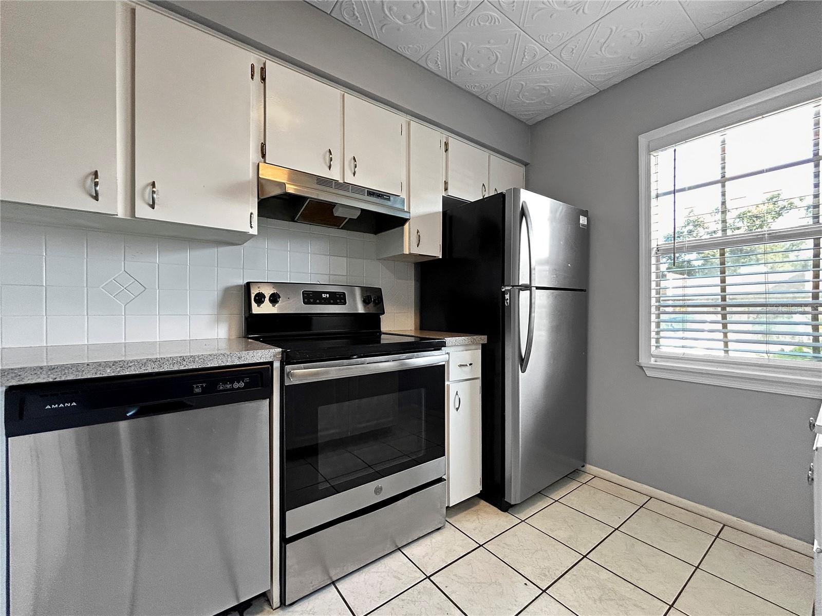 DEERWOOD GARDENS - Residential Lease