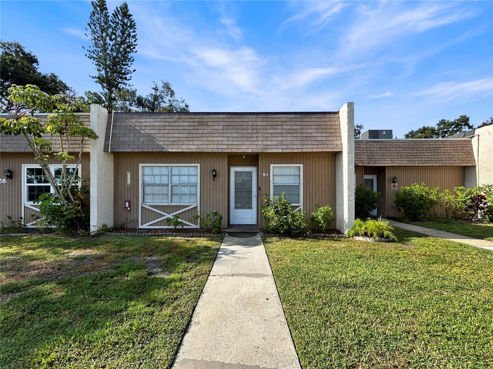 DEERWOOD GARDENS - Residential Lease