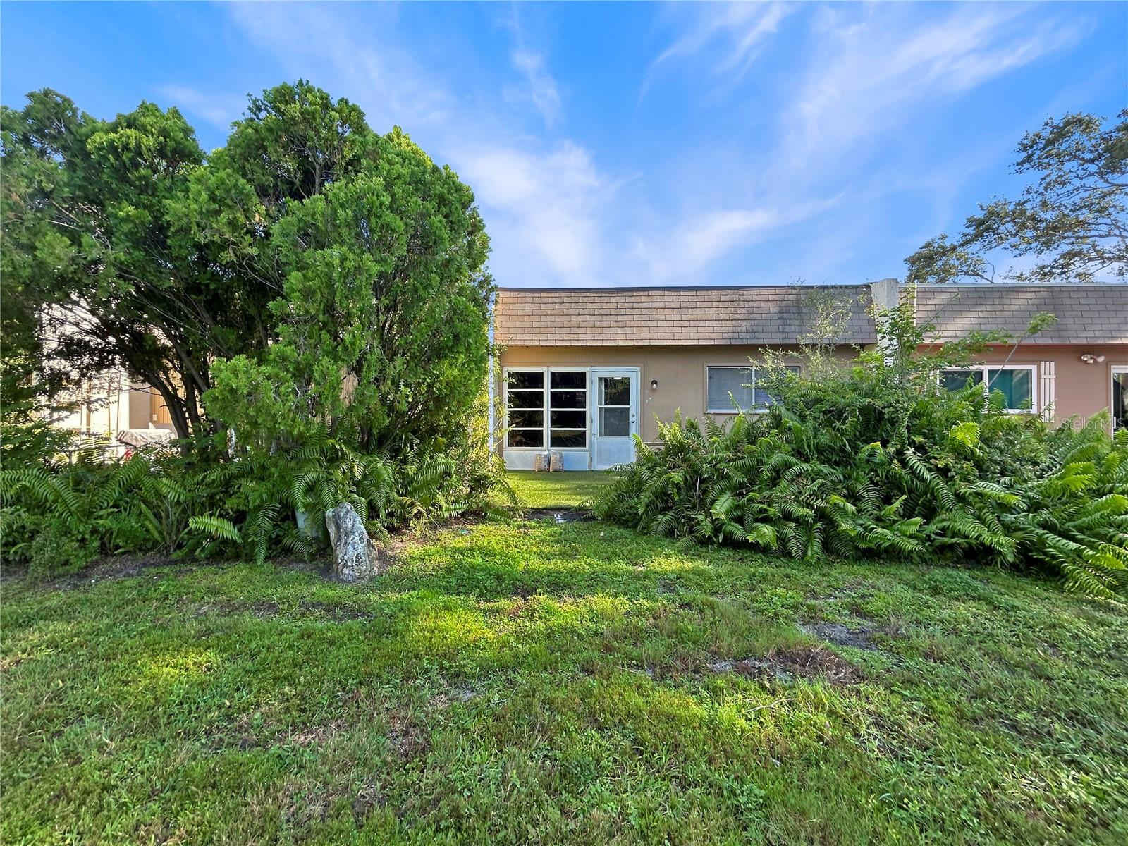 DEERWOOD GARDENS - Residential Lease