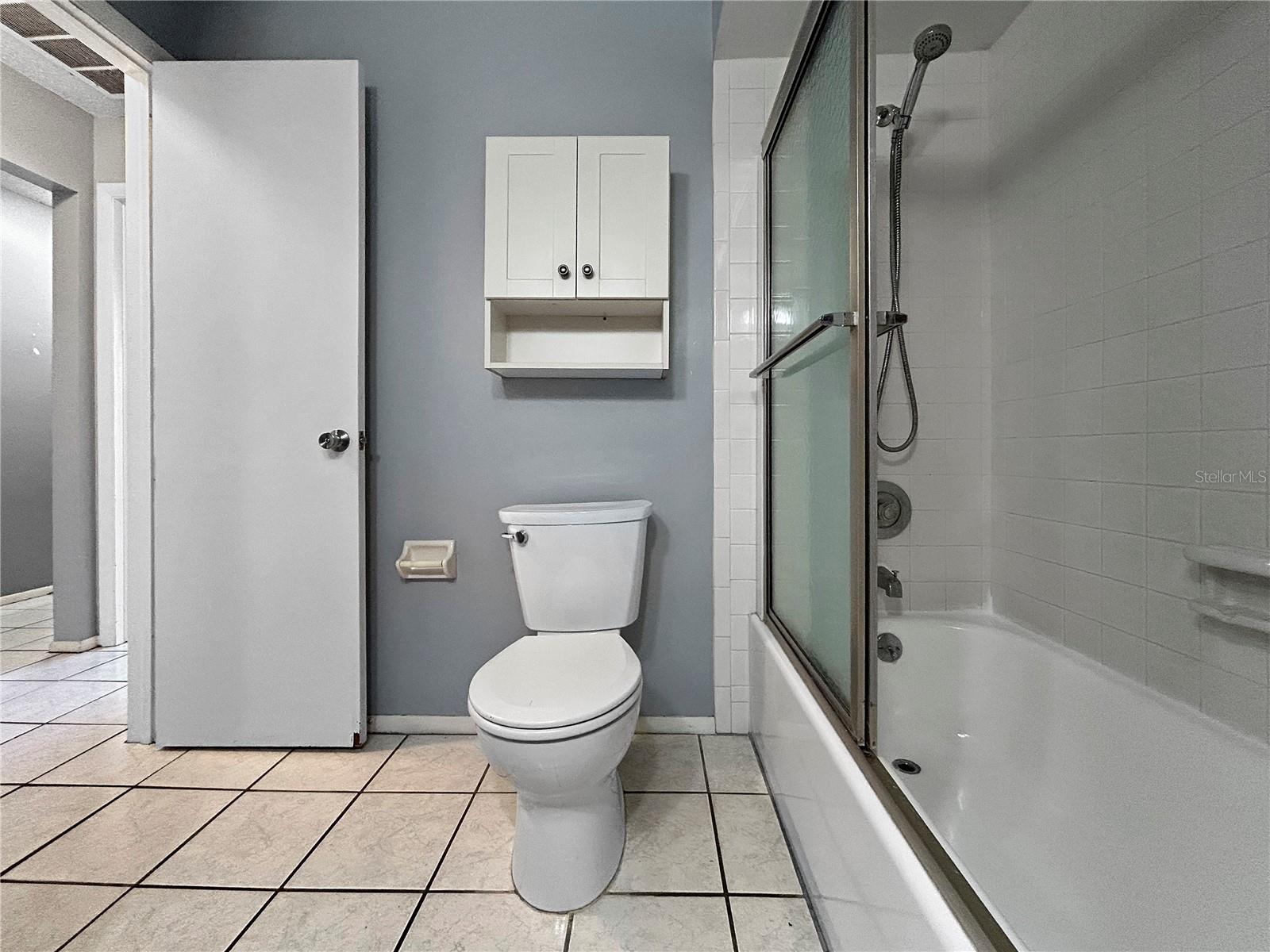 DEERWOOD GARDENS - Residential Lease