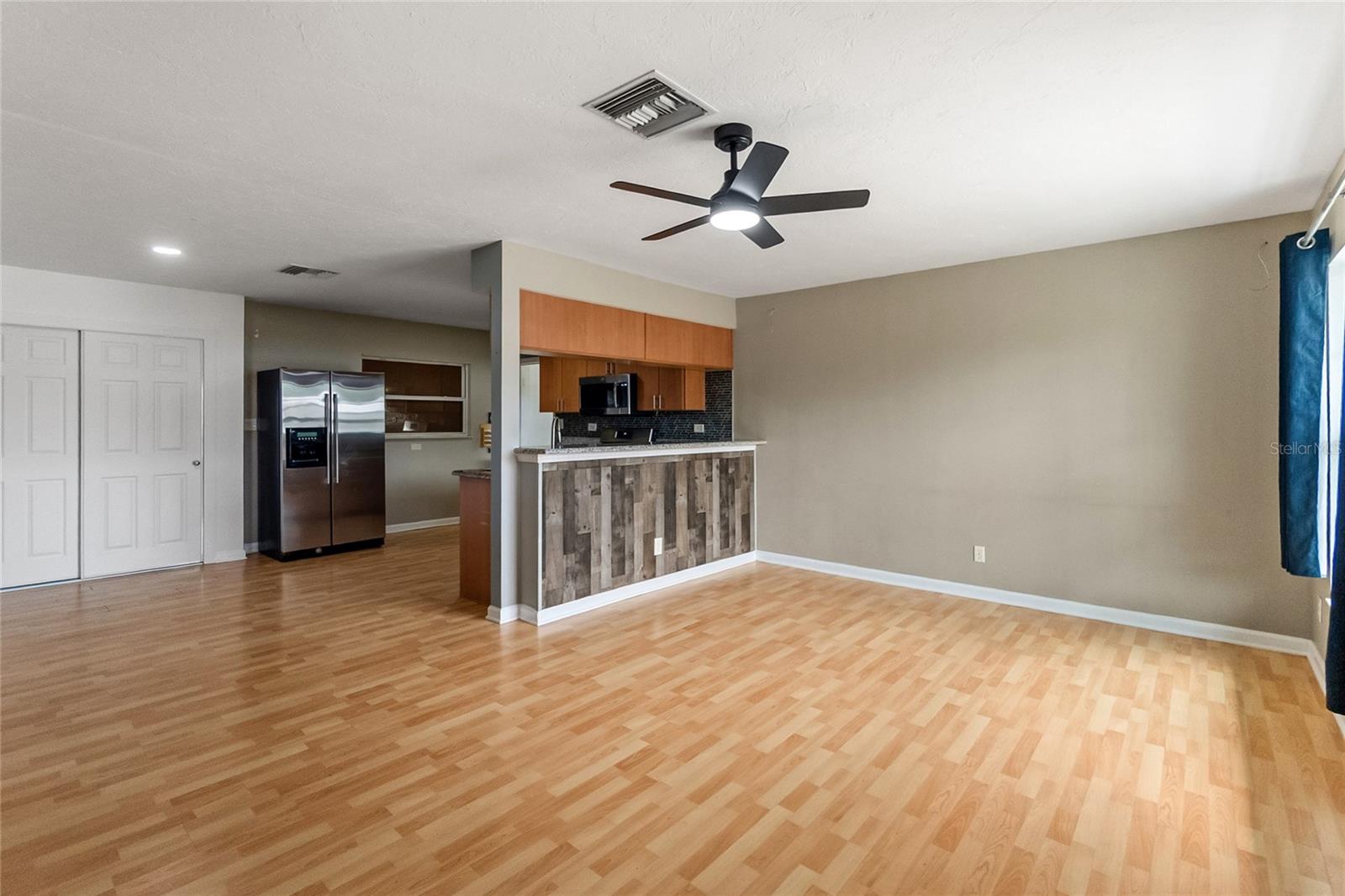 BAYSHORE GARDENS SEC 8 - Residential Lease