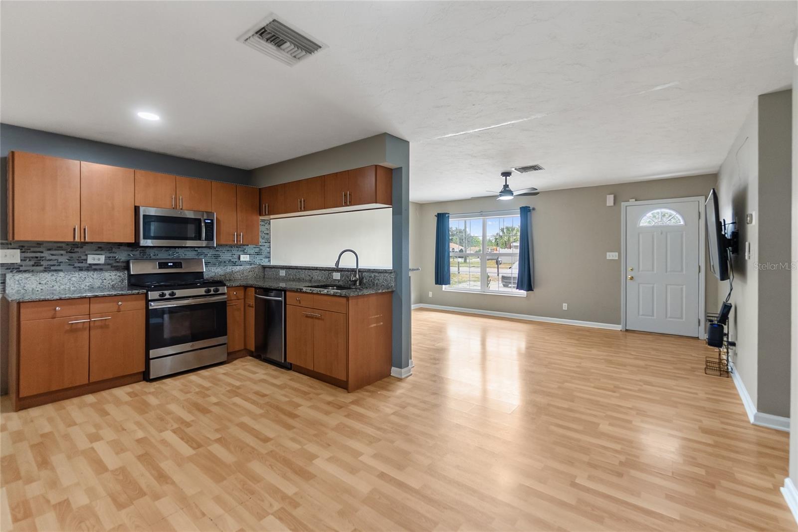 BAYSHORE GARDENS SEC 8 - Residential Lease