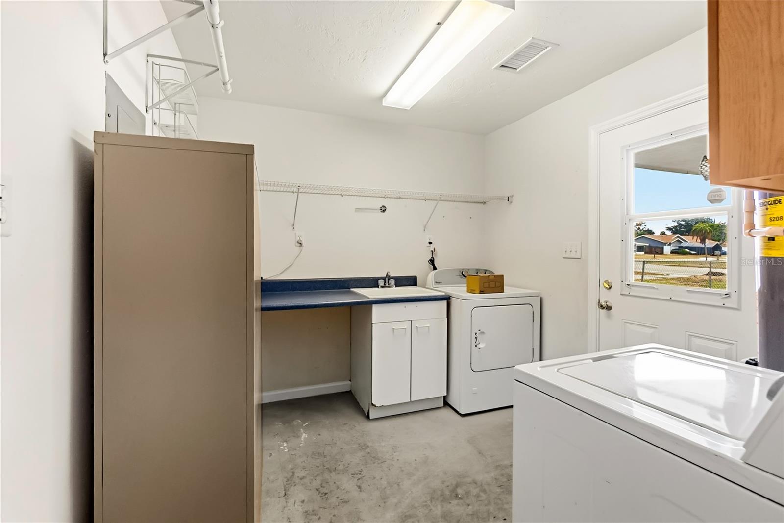 BAYSHORE GARDENS SEC 8 - Residential Lease