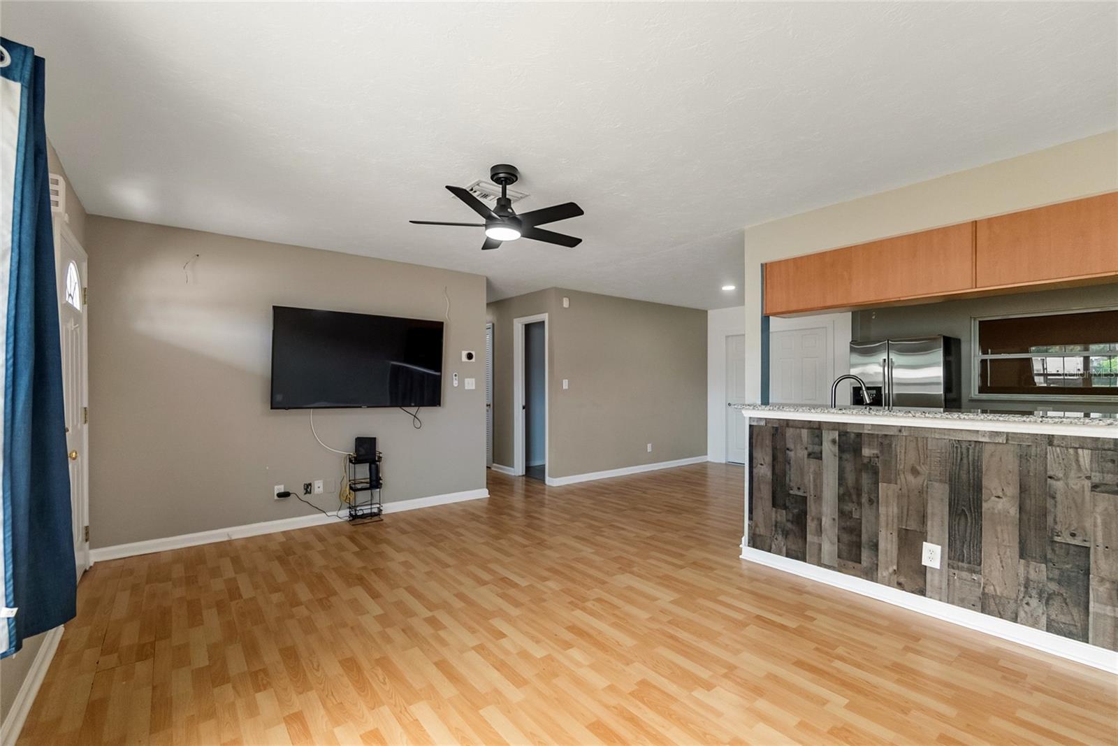 BAYSHORE GARDENS SEC 8 - Residential Lease