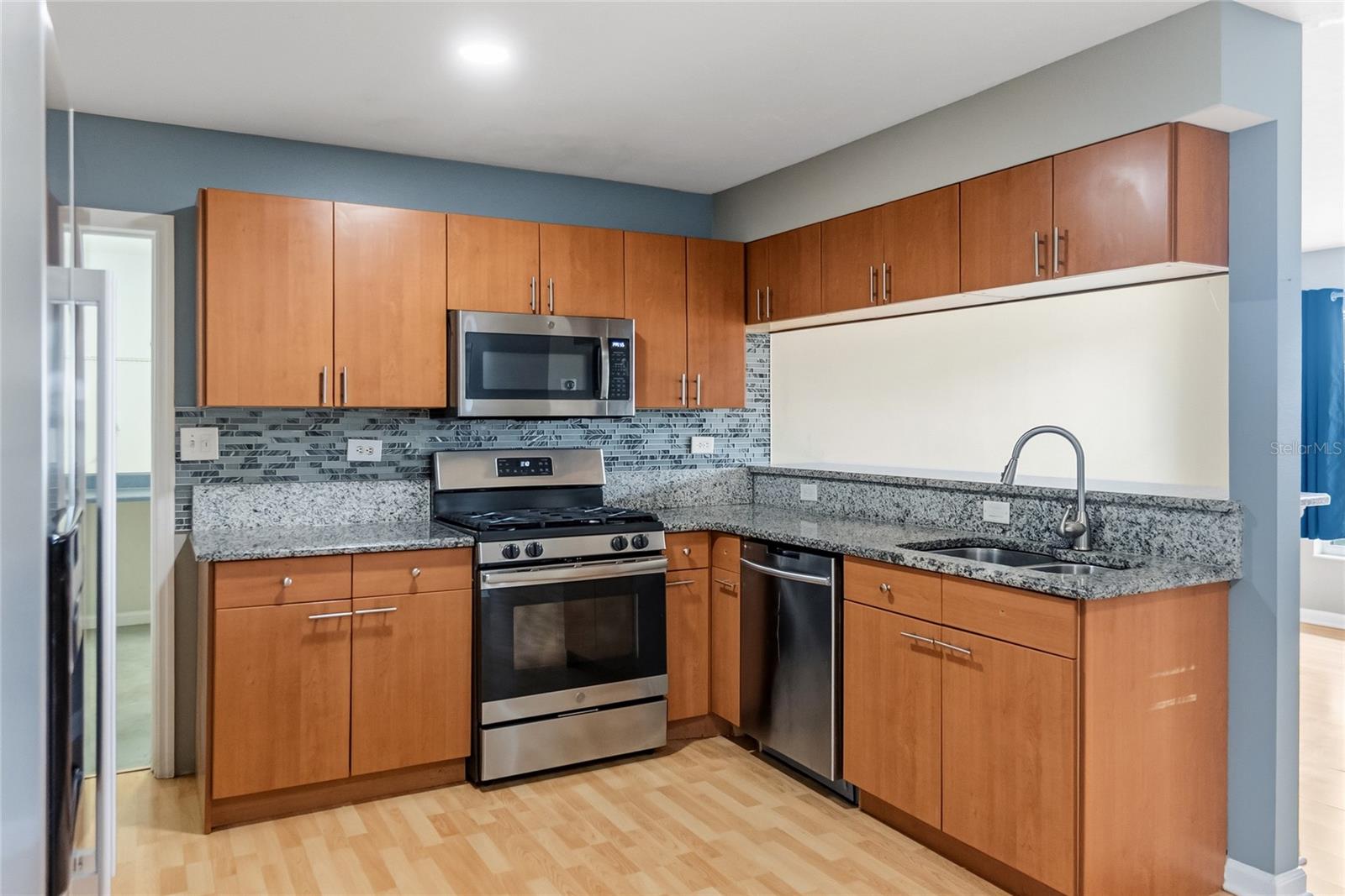 BAYSHORE GARDENS SEC 8 - Residential Lease