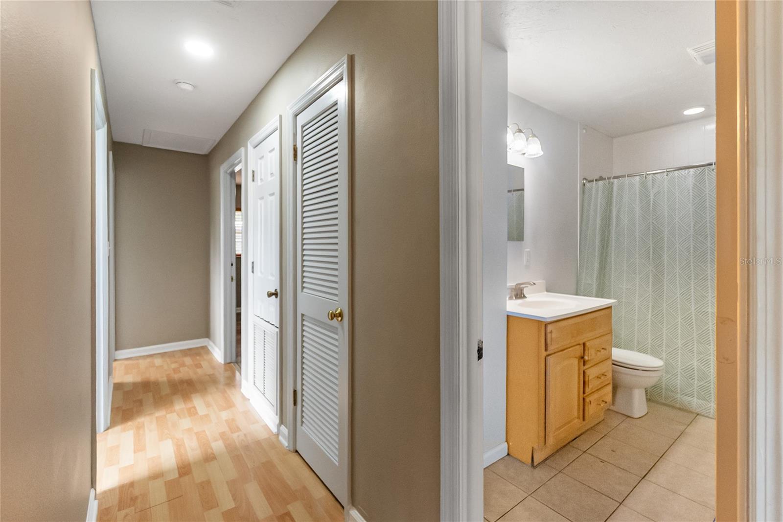 BAYSHORE GARDENS SEC 8 - Residential Lease