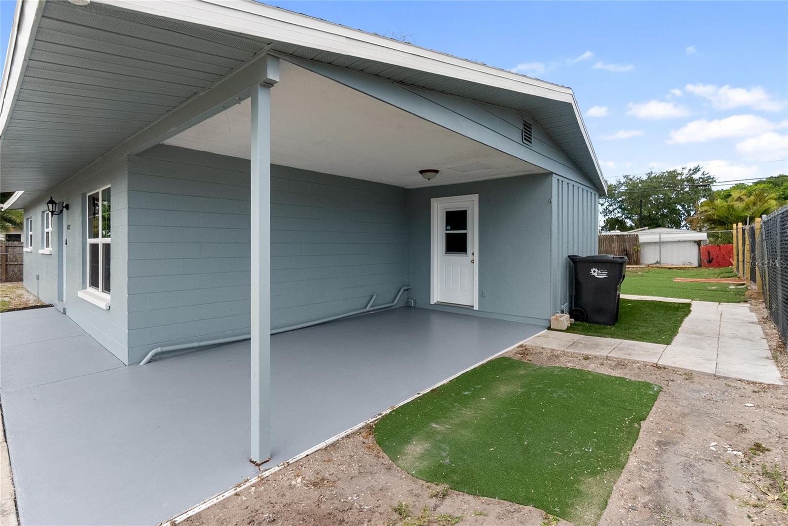 BAYSHORE GARDENS SEC 8 - Residential Lease