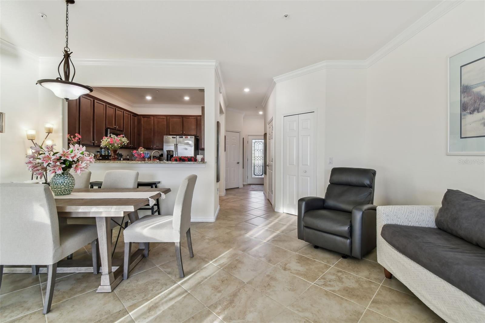 20252 LAGENTE CIRCLE