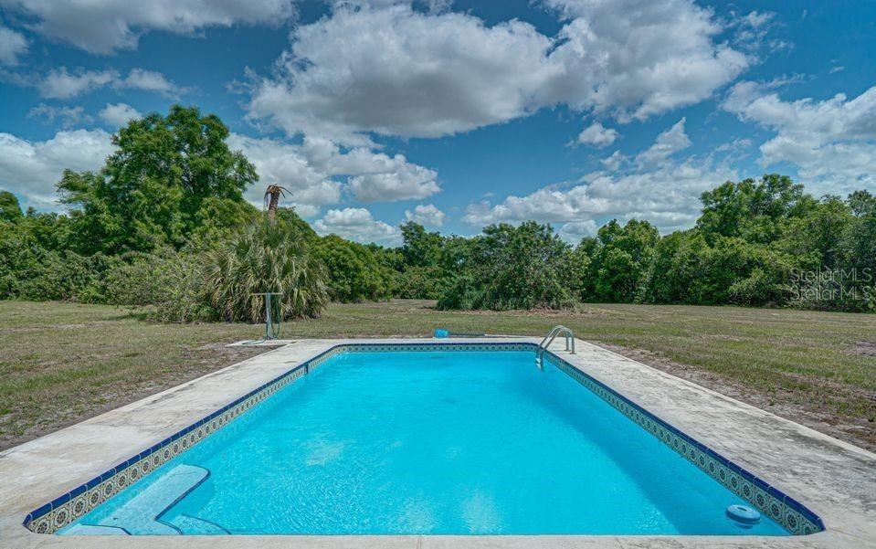 CARLTON CLUB INC - Residential