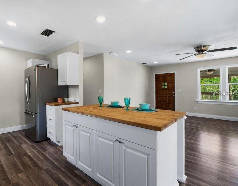 CARLTON CLUB INC - Residential