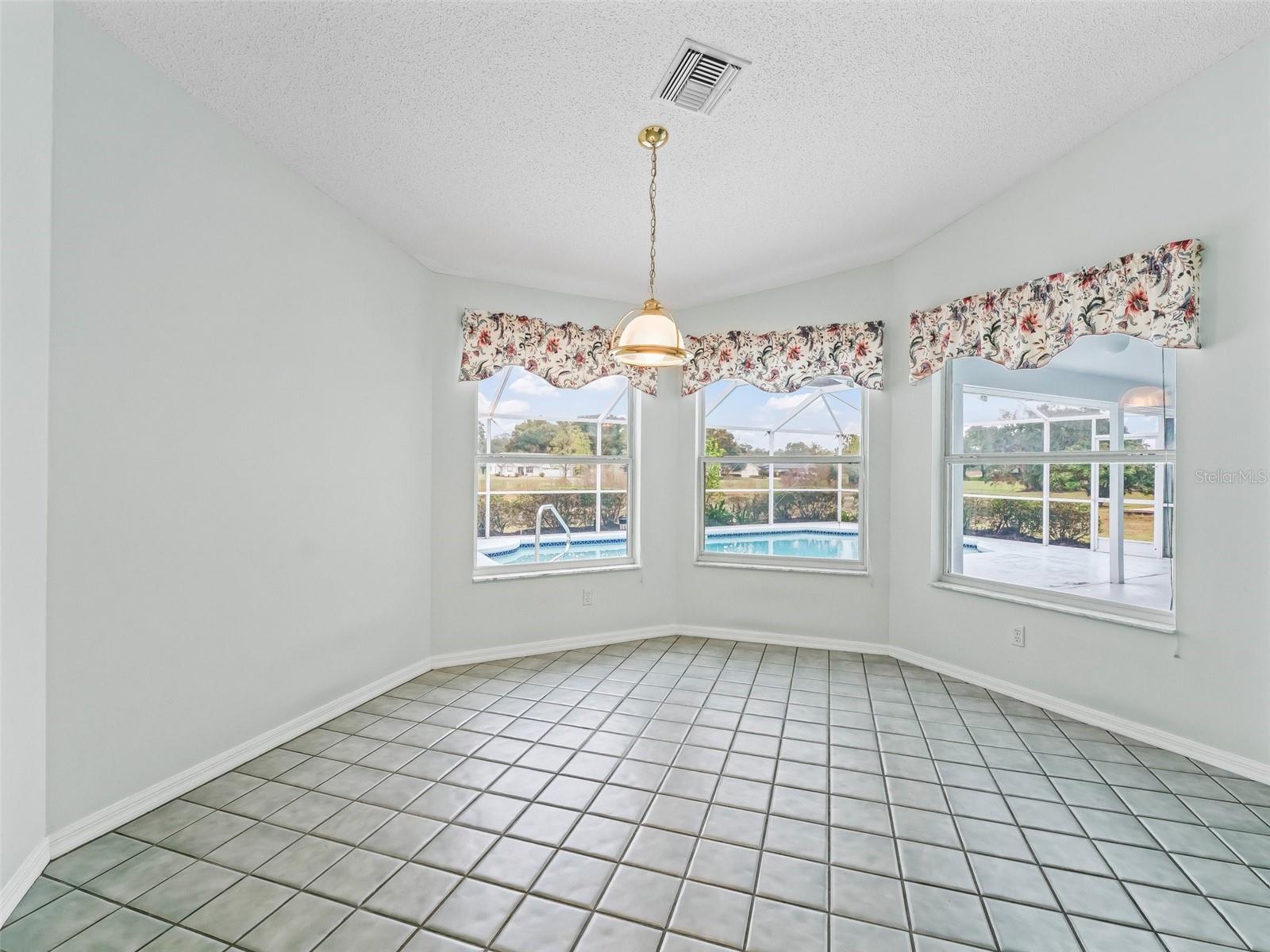 FAIRWAYS/ROLLING HILLS - Residential