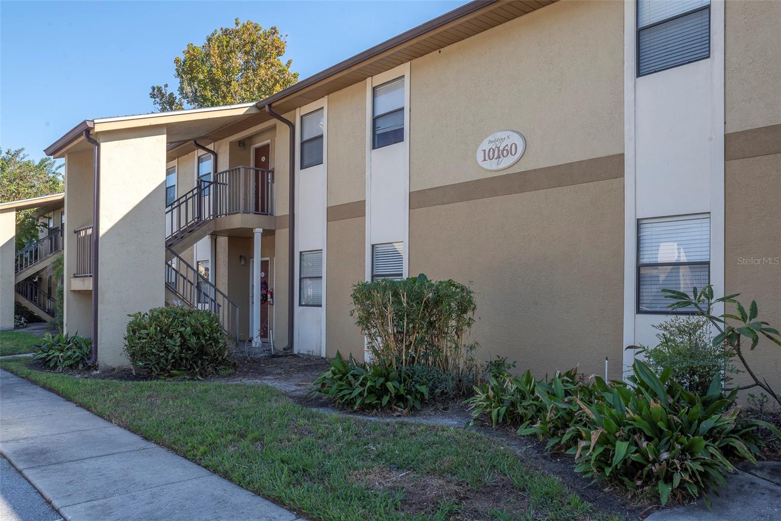 BELLA VISTA ON LAKE - Residential