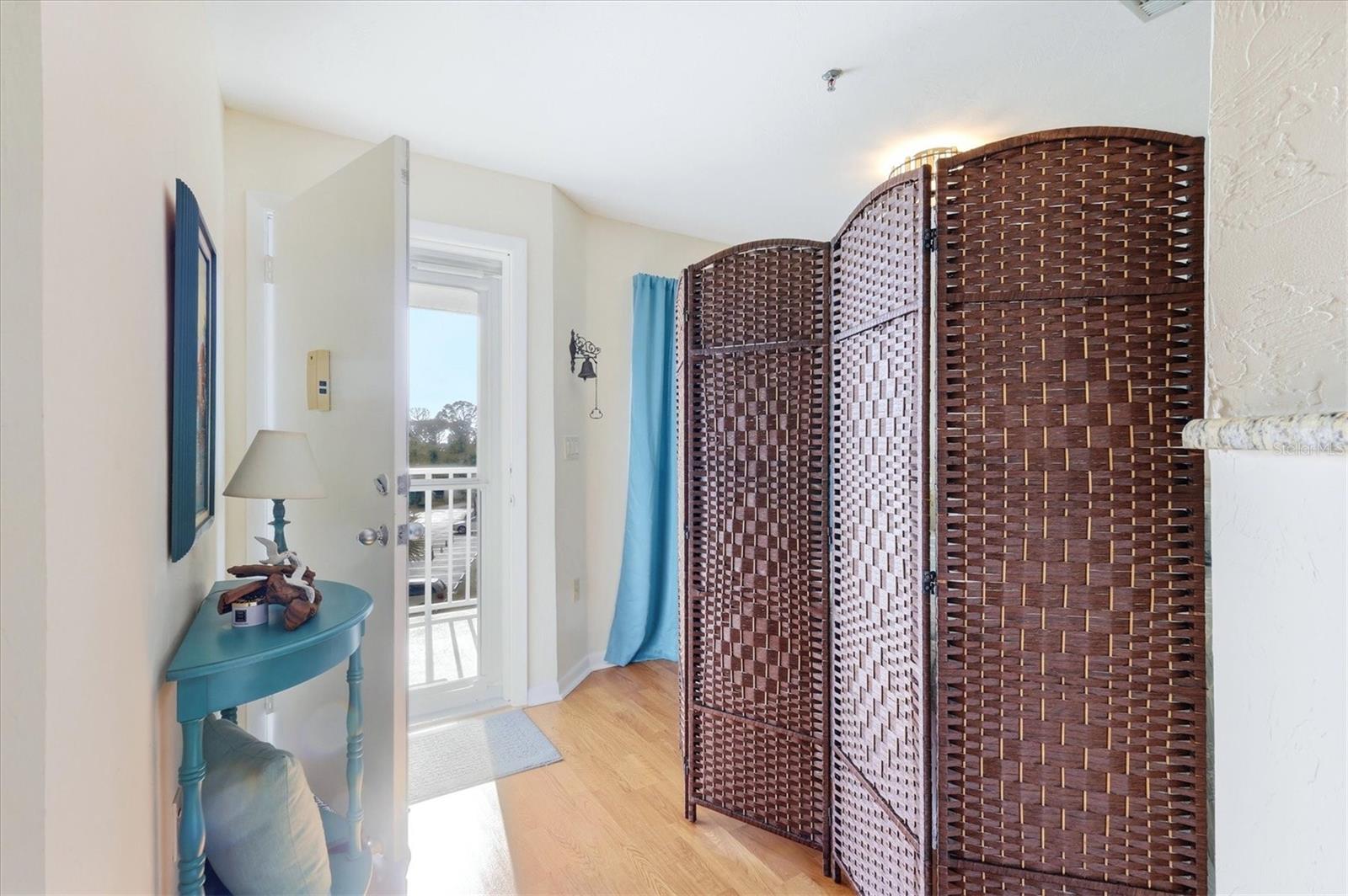 LEMON BAY BREEZES PH 01 - Residential