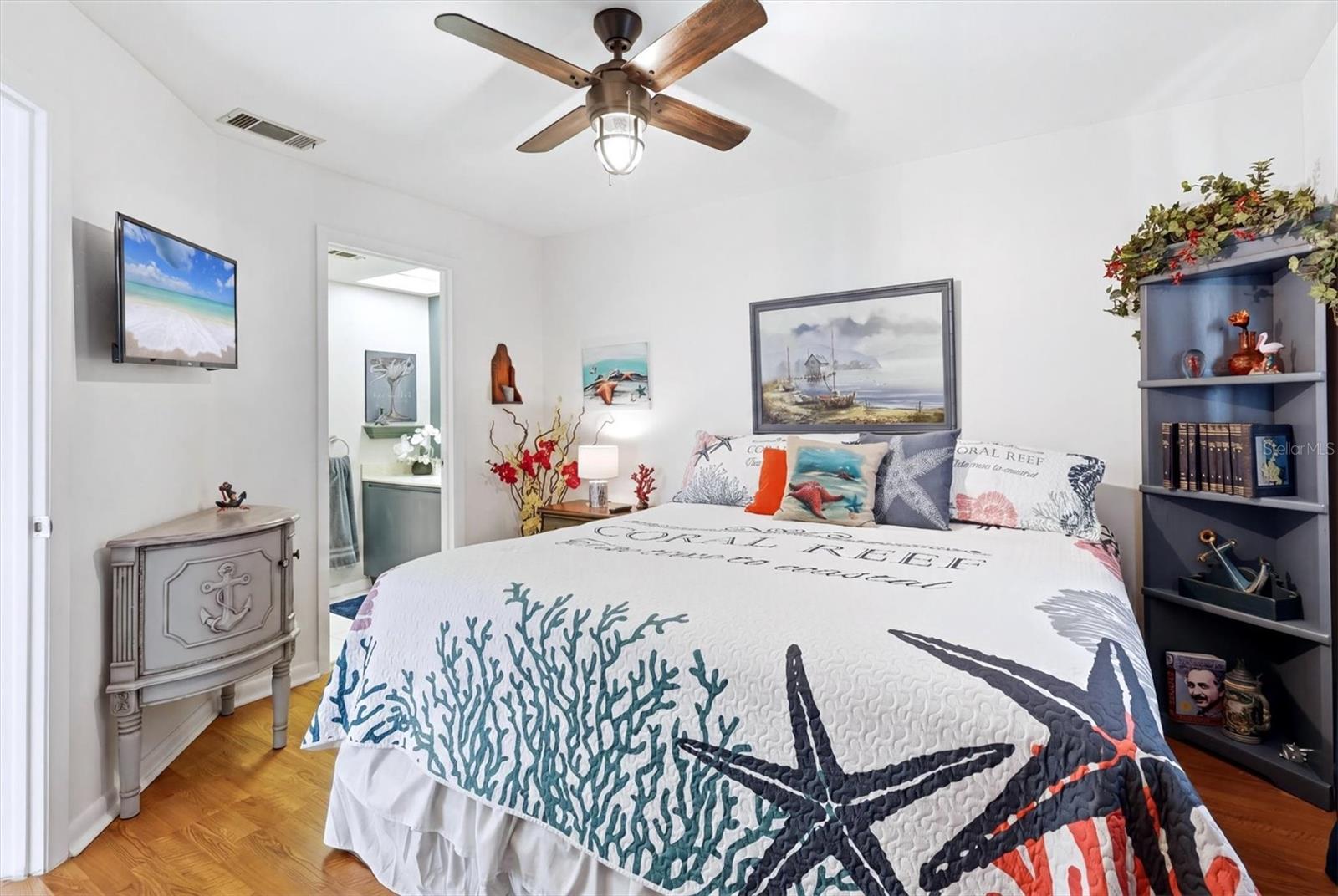 LEMON BAY BREEZES PH 01 - Residential