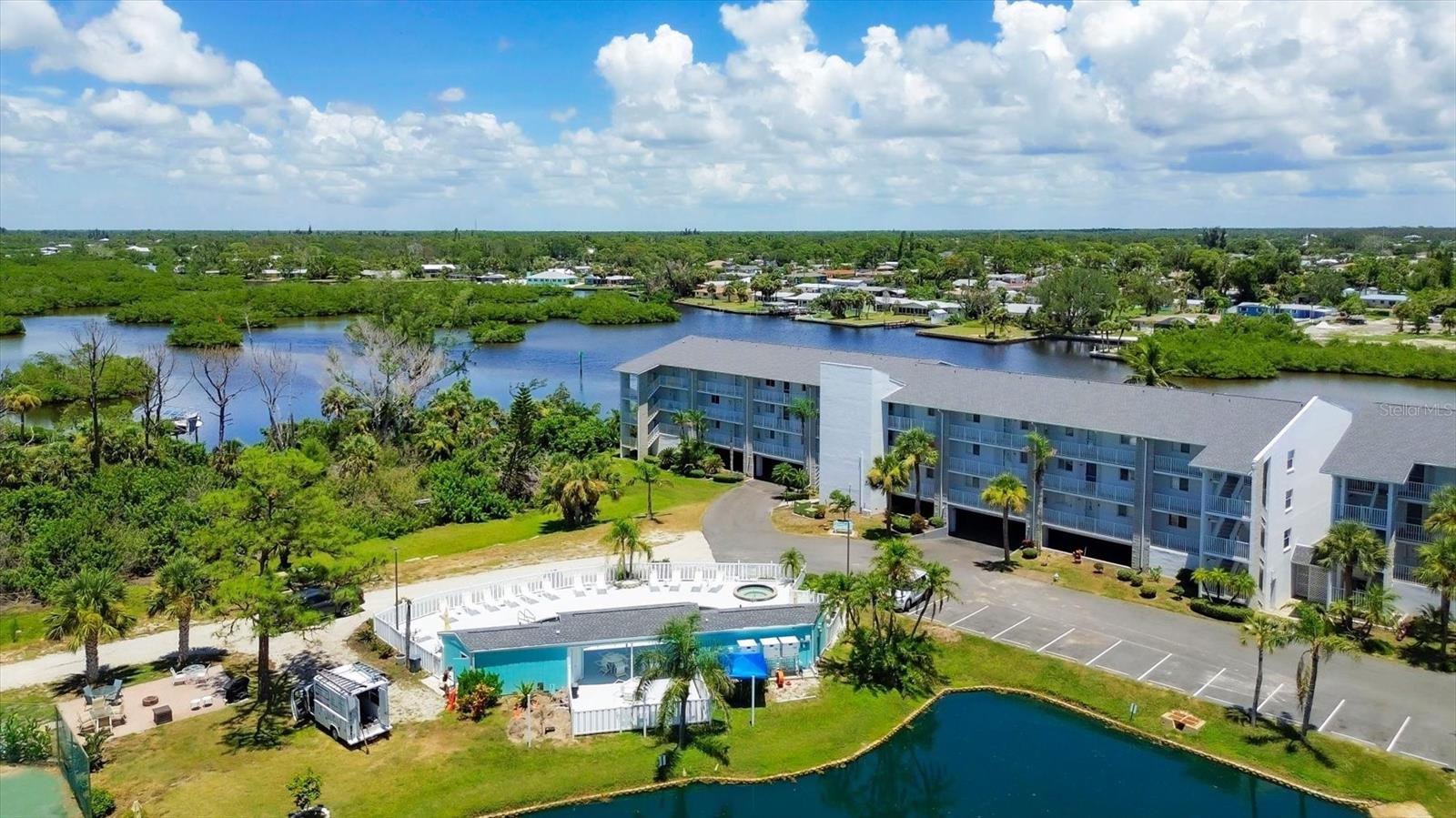 LEMON BAY BREEZES PH 01 - Residential