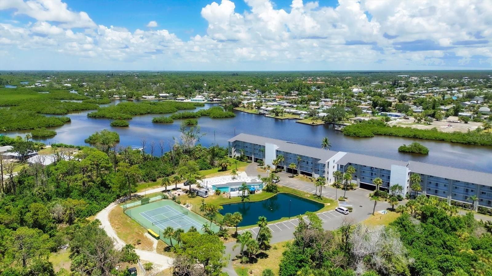 LEMON BAY BREEZES PH 01 - Residential