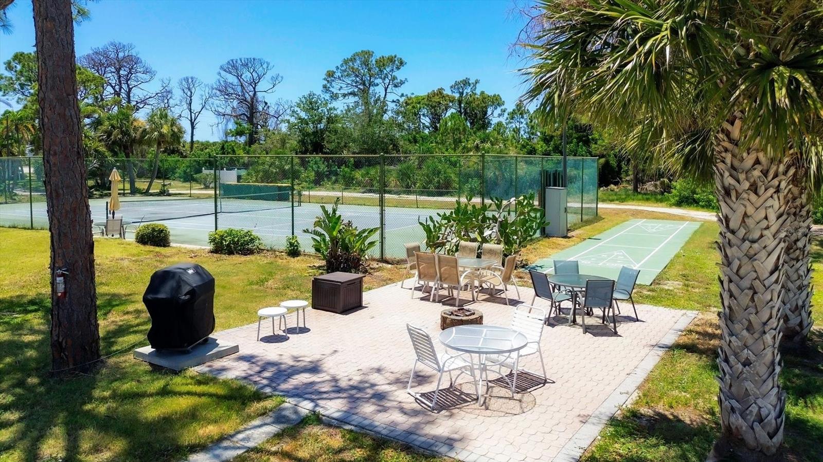 LEMON BAY BREEZES PH 01 - Residential