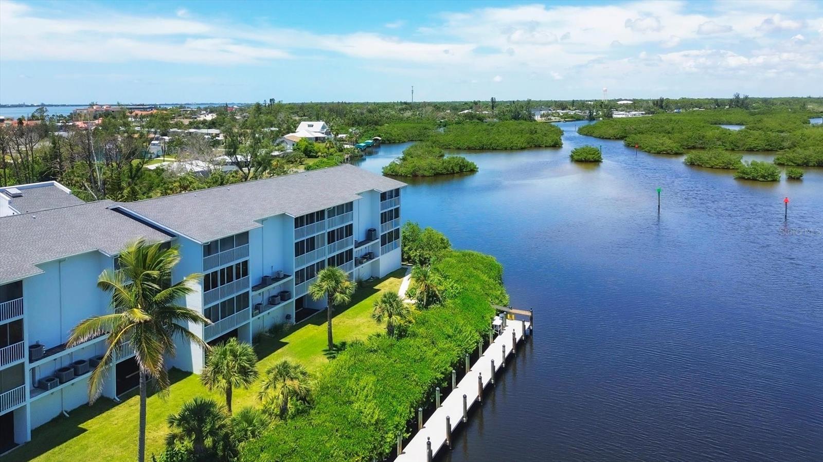 LEMON BAY BREEZES PH 01 - Residential