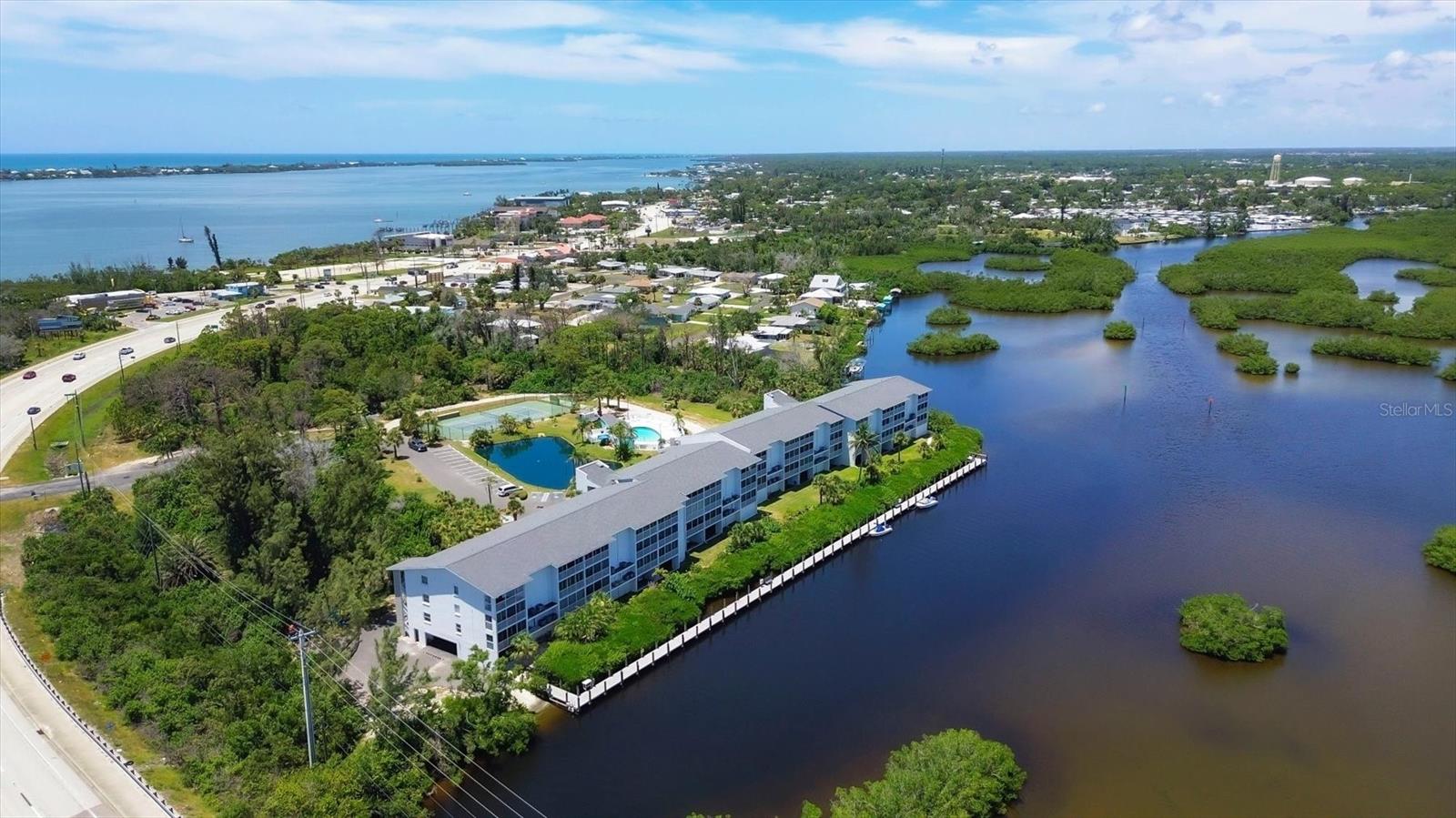 LEMON BAY BREEZES PH 01 - Residential