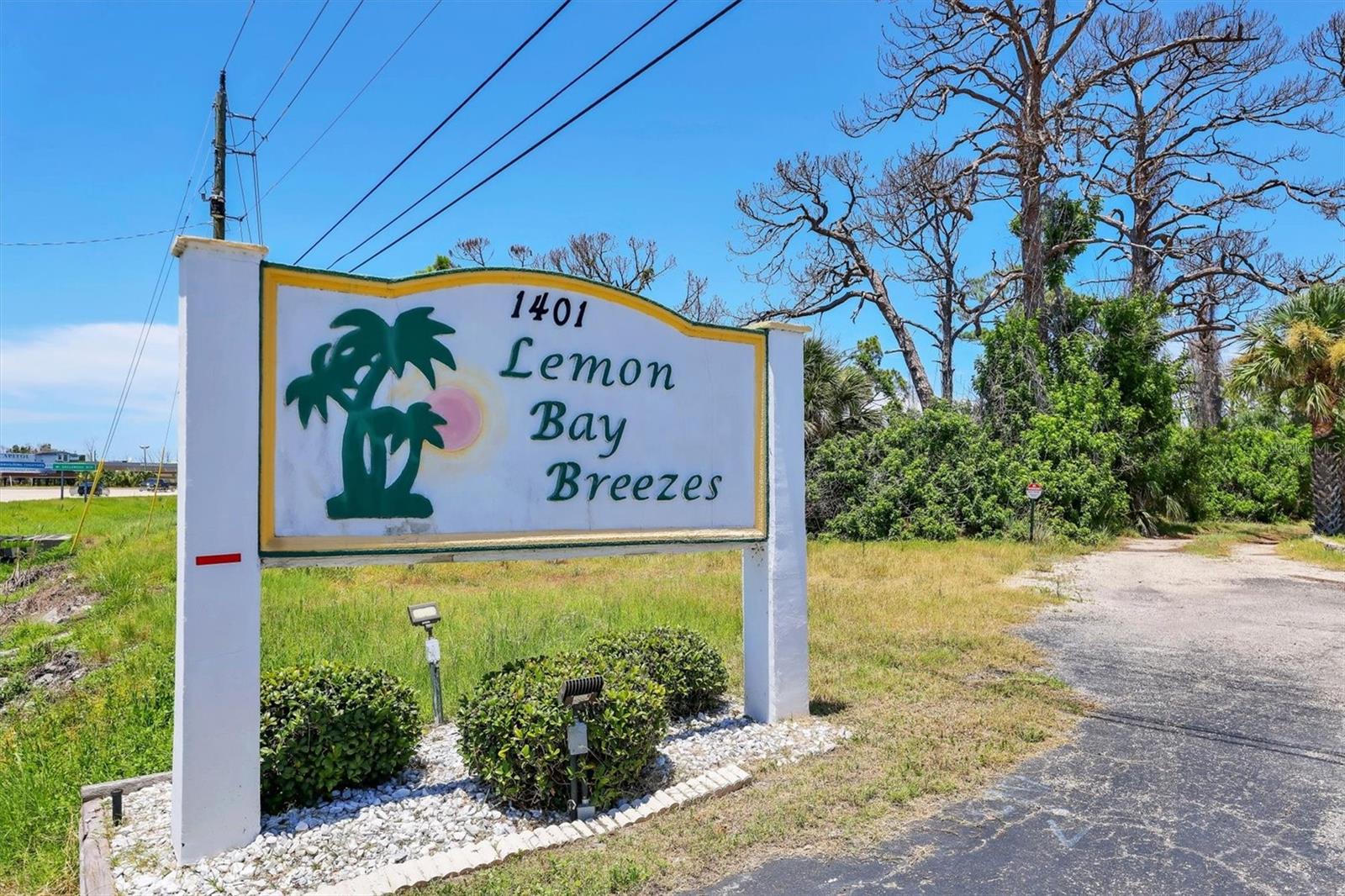 LEMON BAY BREEZES PH 01 - Residential