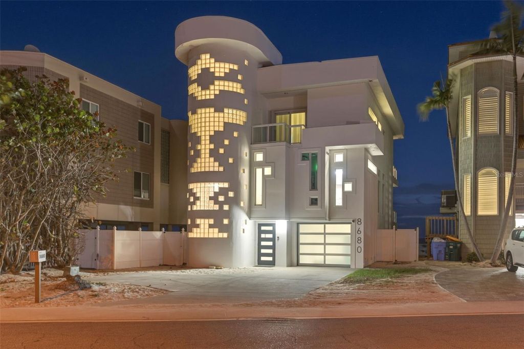 Photo of 8680 W Gulf Boulevard, Treasure Island, FL 33706 (MLS # TB8492418)