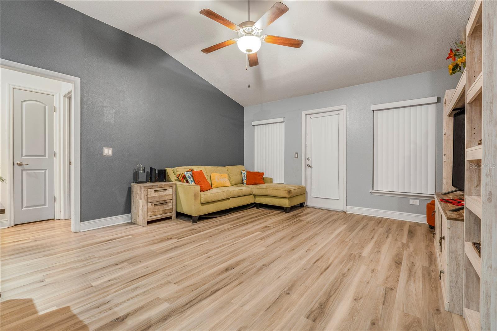1173 SABINE LANE