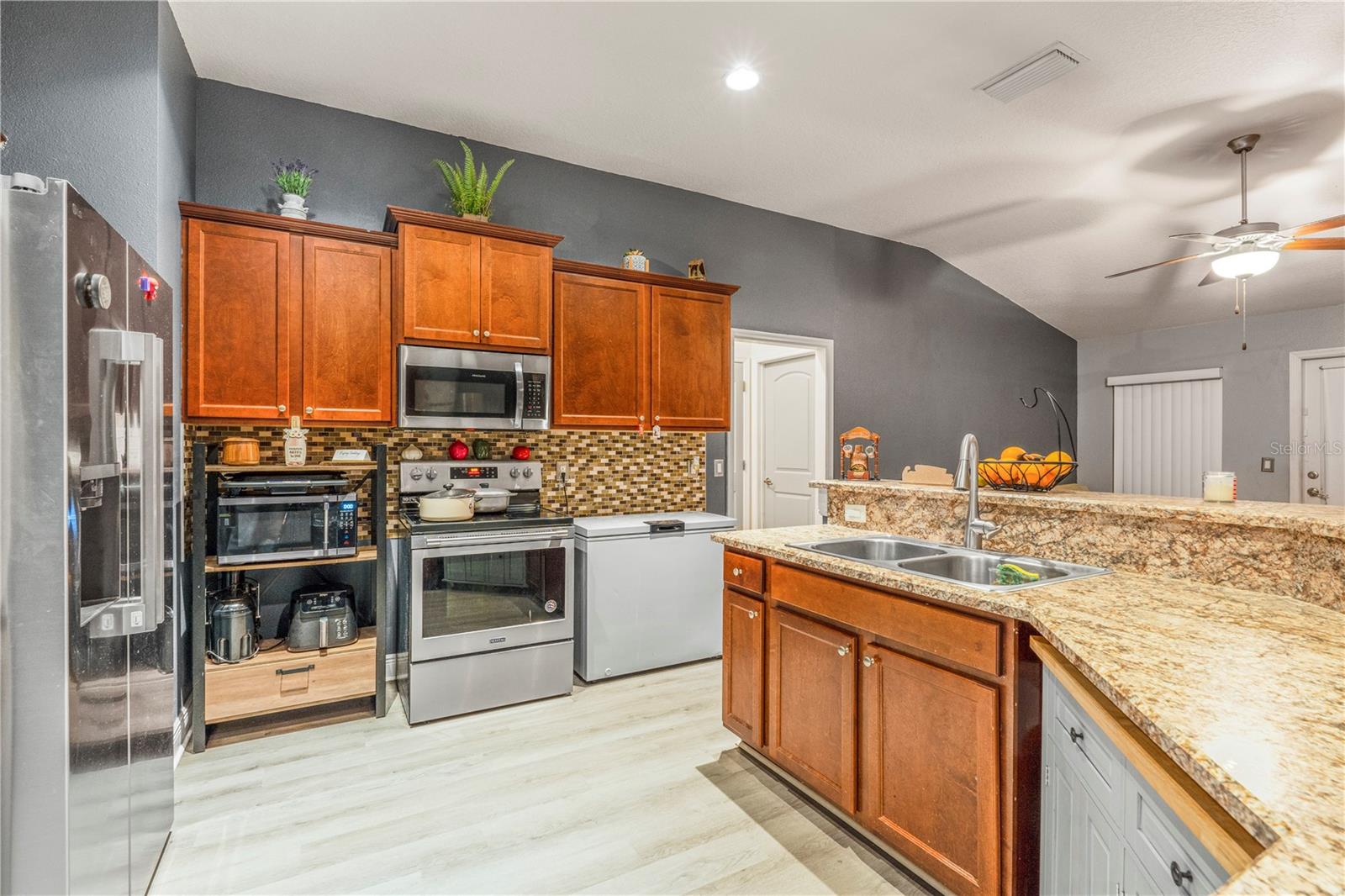 1173 SABINE LANE