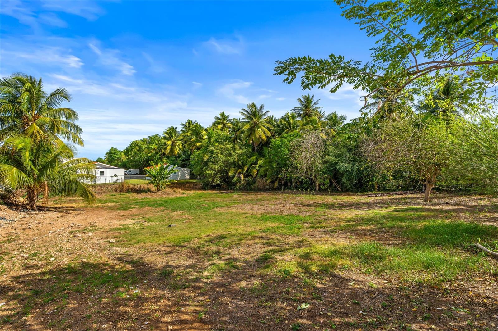 BARRIO BAJURAS - Residential