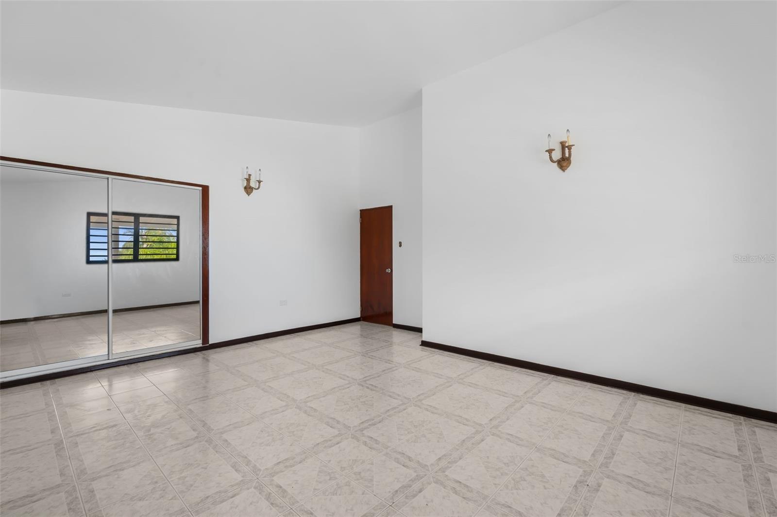 BARRIO BAJURAS - Residential