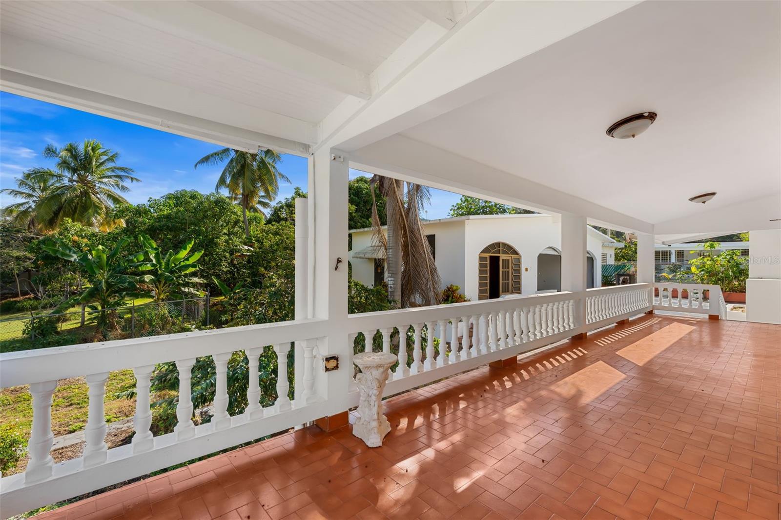 BARRIO BAJURAS - Residential