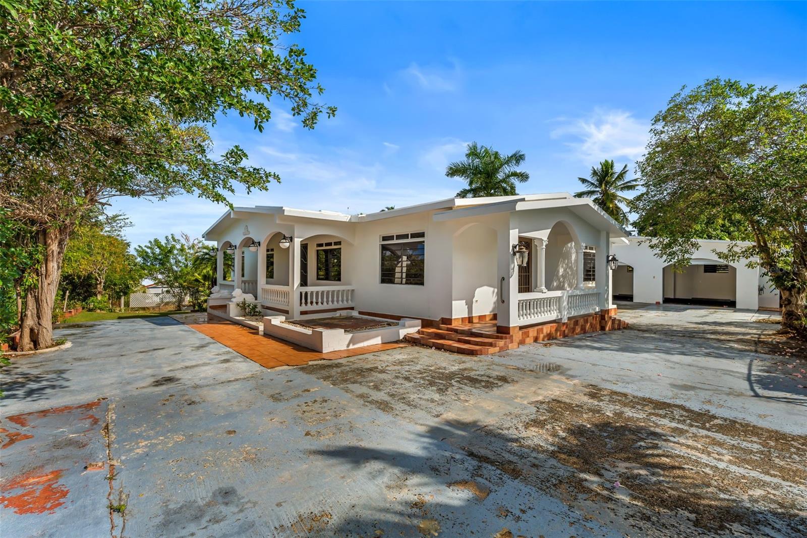 BARRIO BAJURAS - Residential