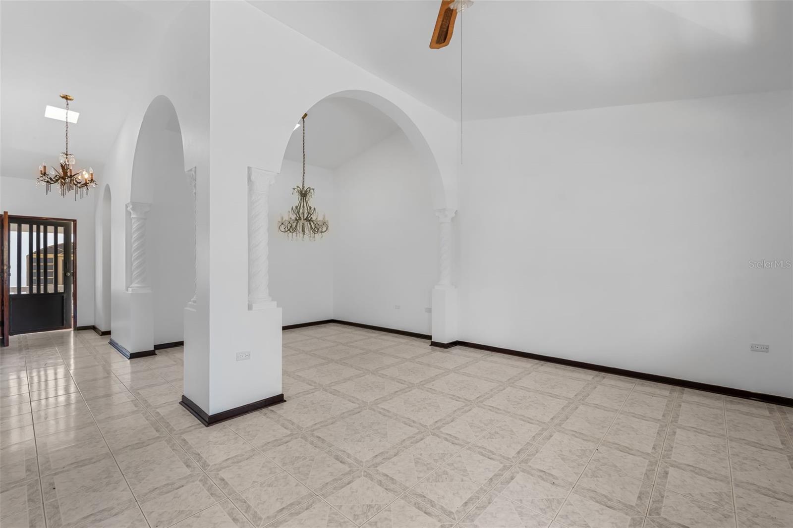 BARRIO BAJURAS - Residential