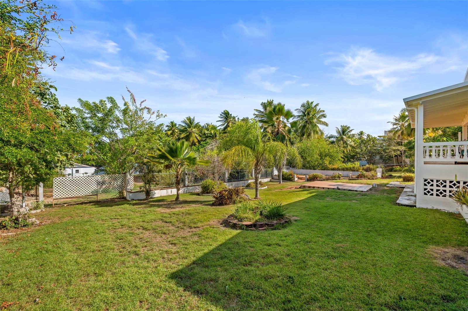 BARRIO BAJURAS - Residential