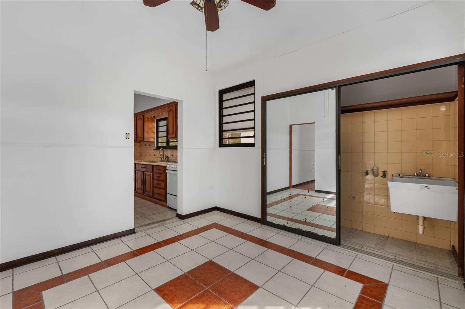 BARRIO BAJURAS - Residential