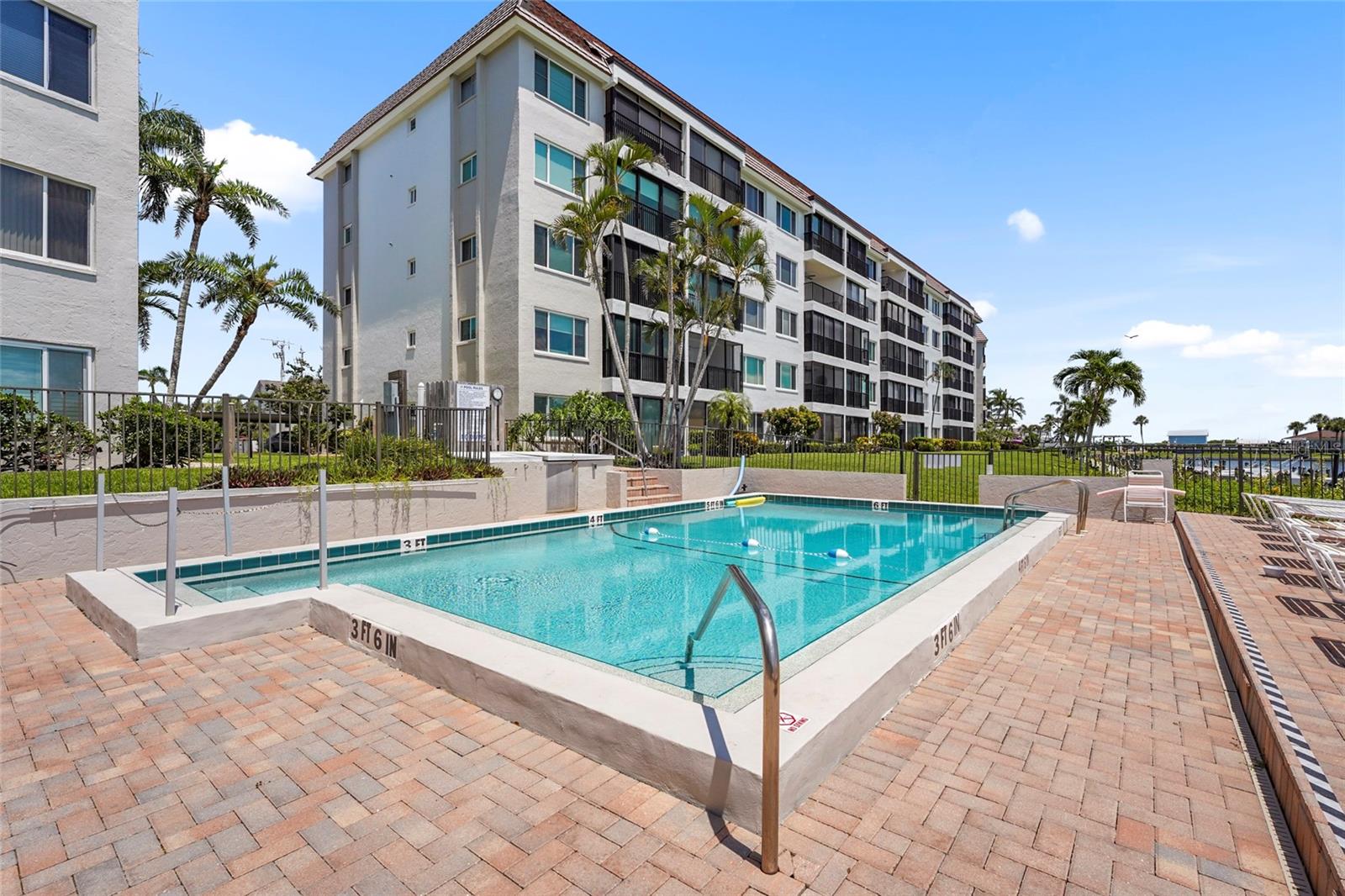 SUNRISE COVE SEC 3 - Residential