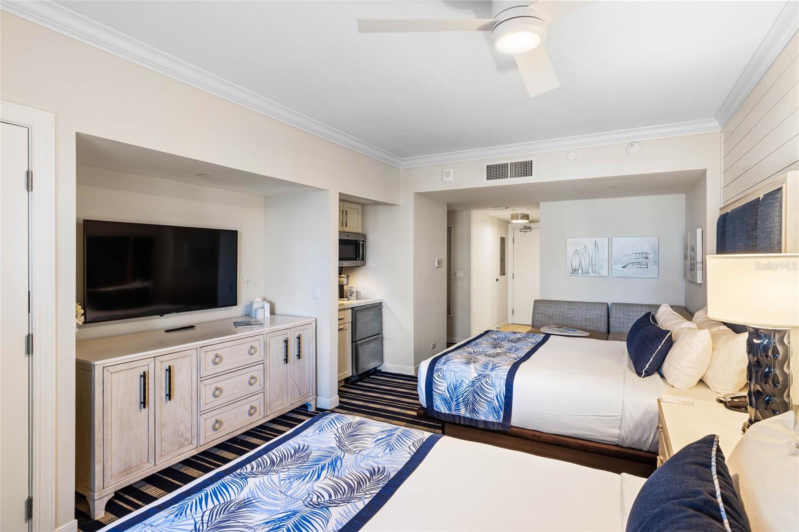 INN ON THE BEACH PH I - Residential