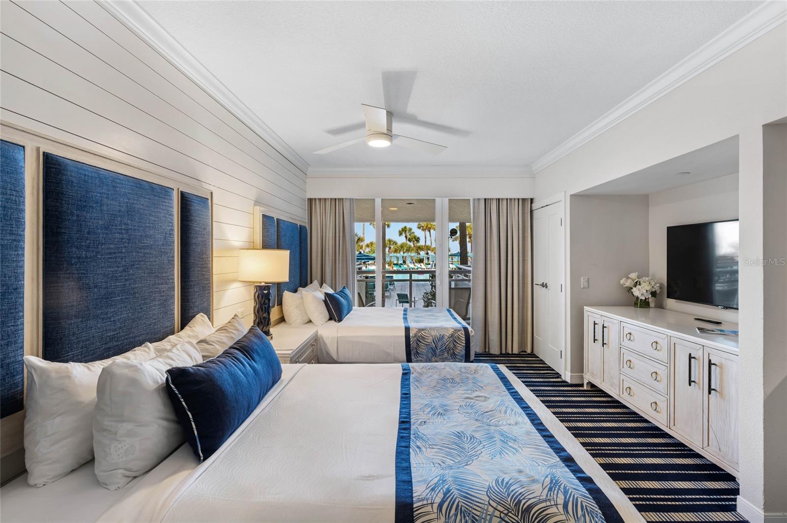 INN ON THE BEACH PH I - Residential